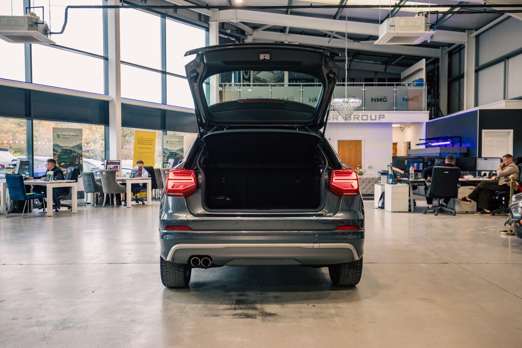 Audi Q2 view 31