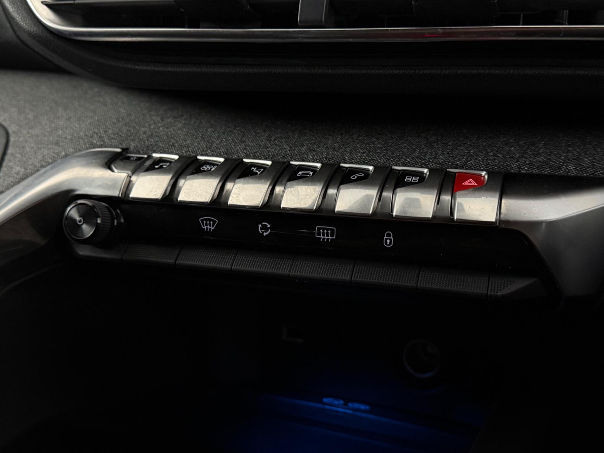 Peugeot 5008 view 21