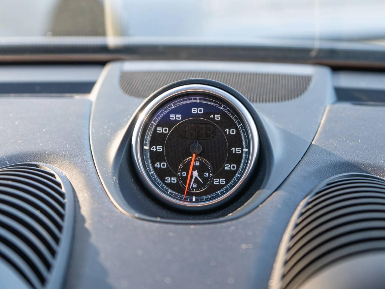 Porsche Cayman view 41