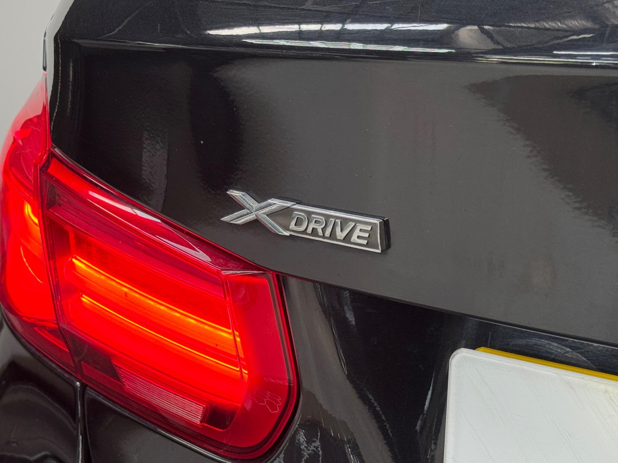 BMW 3 Series view 12