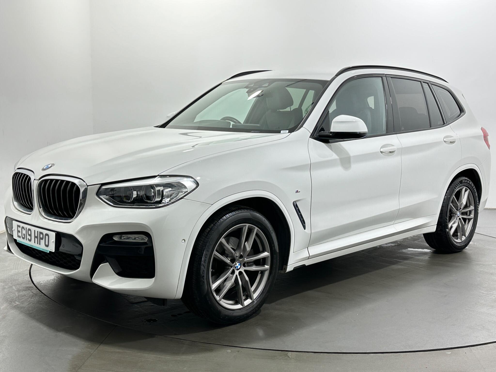 BMW X3 view 4