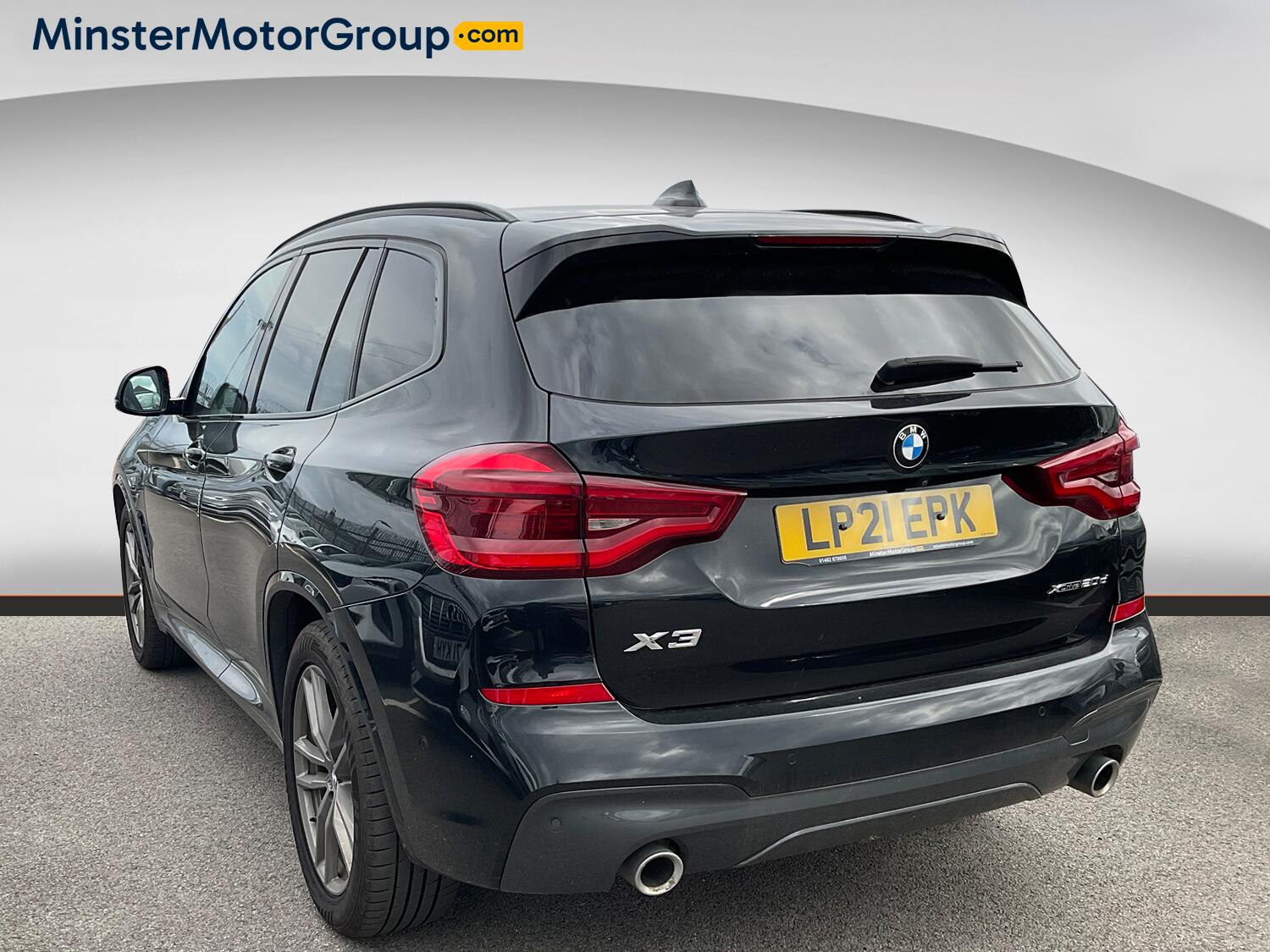 BMW X3 view 4
