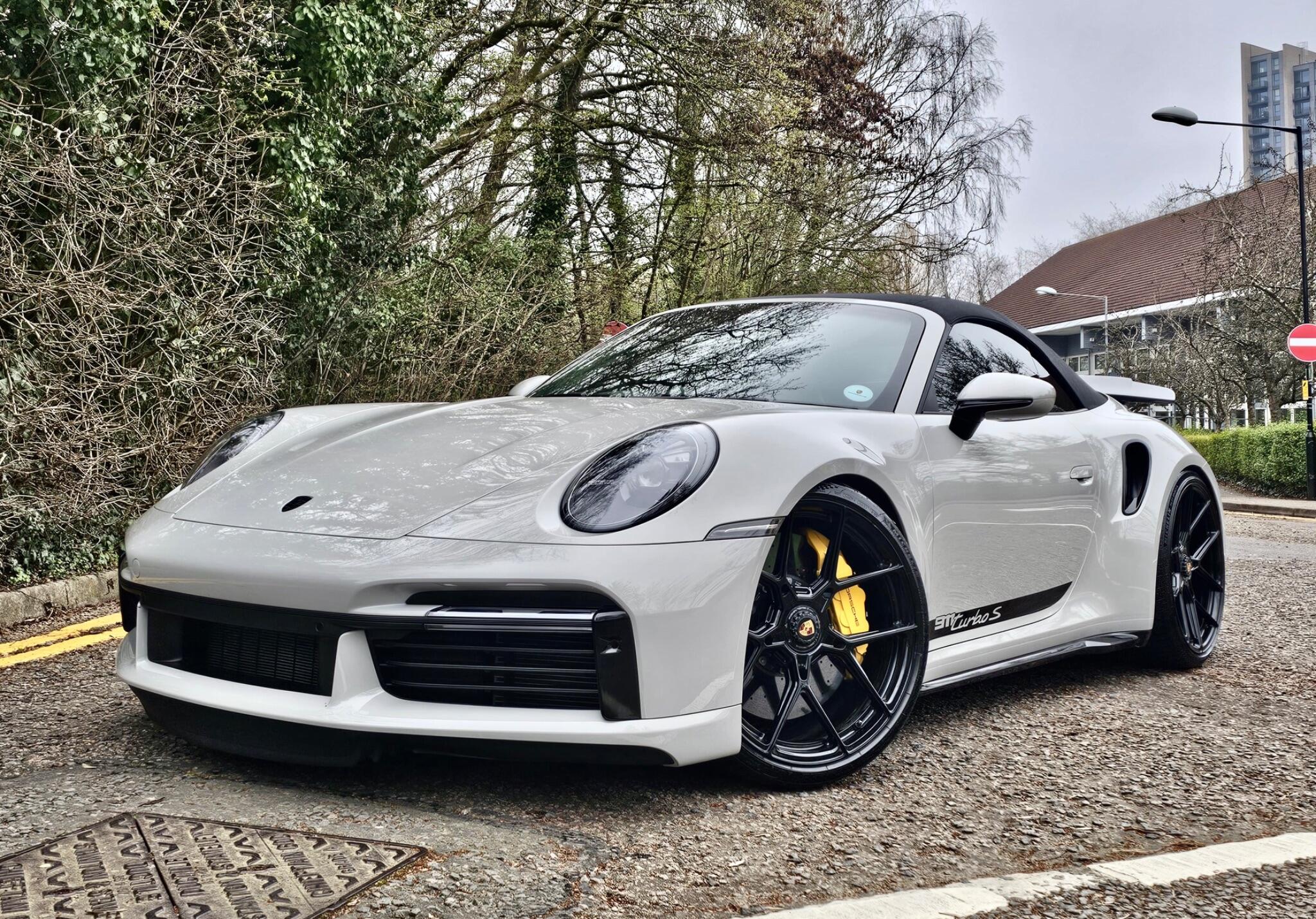Porsche 911 view 15