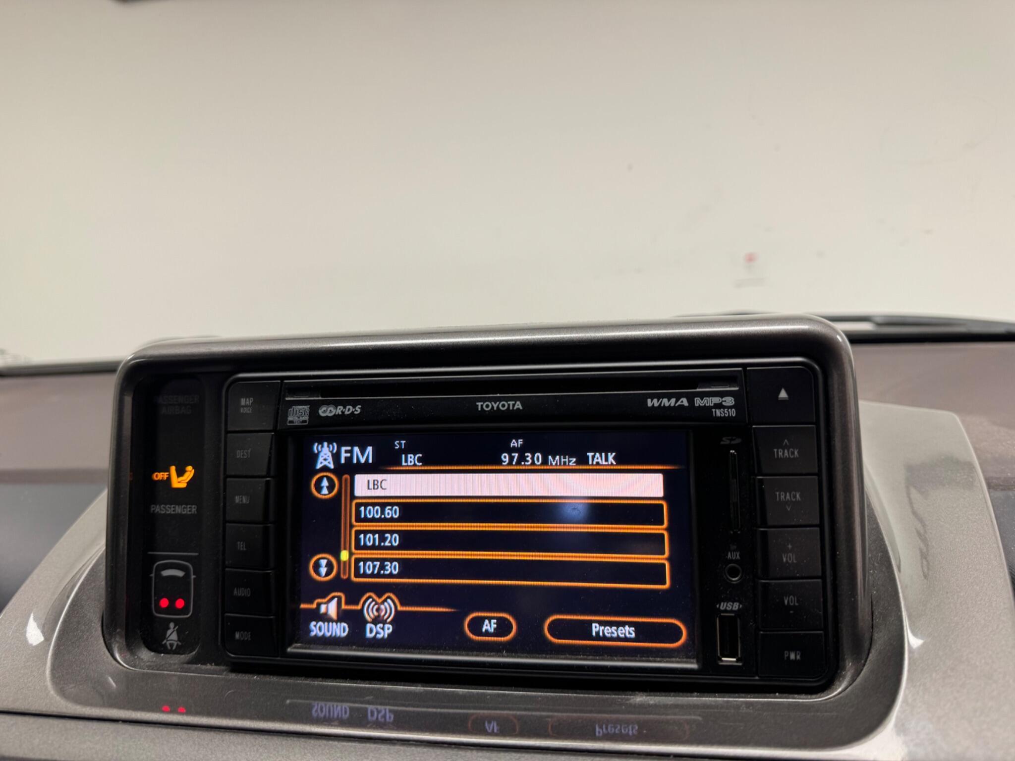 Toyota Iq view 16