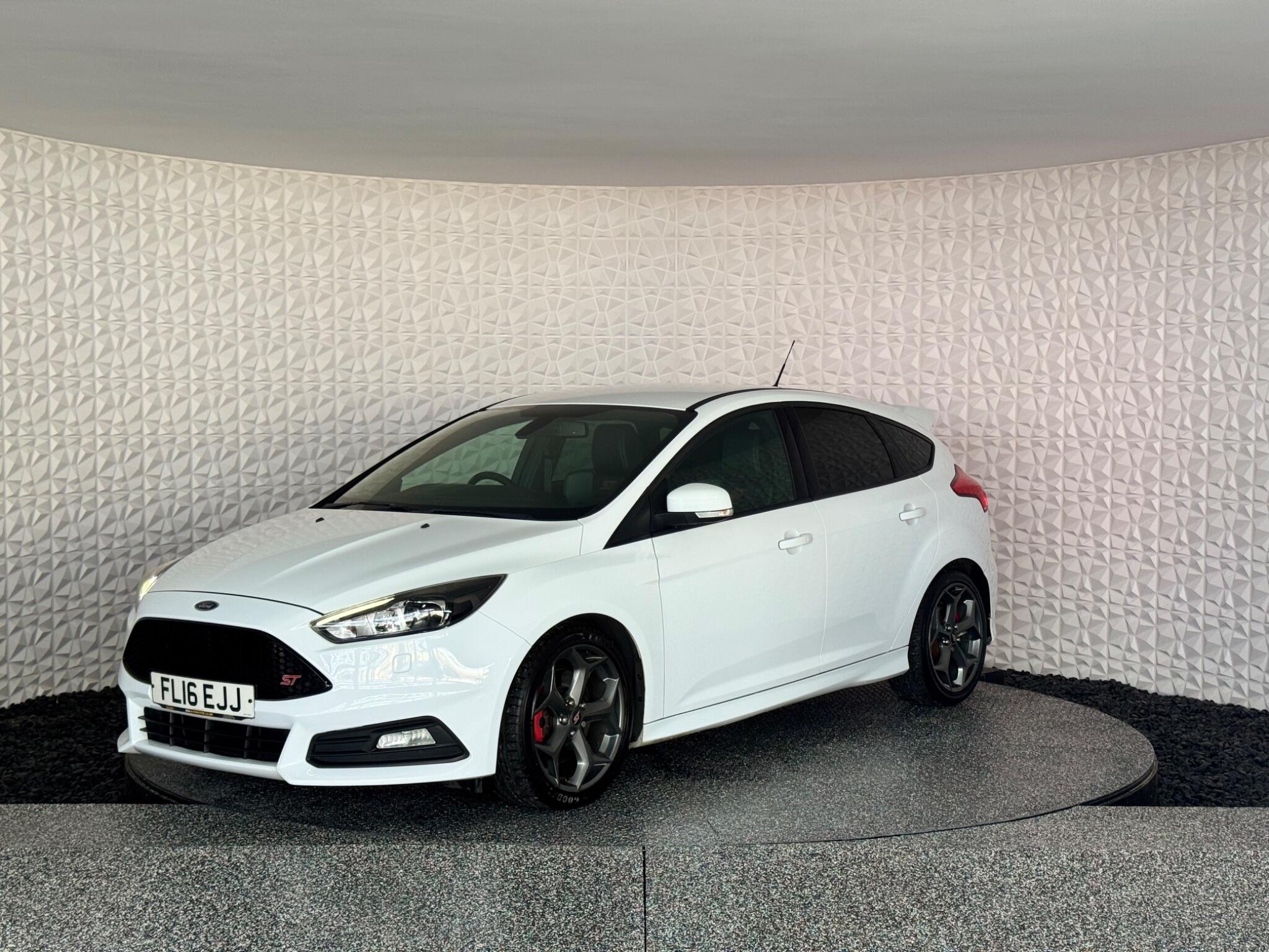 Ford Focus view 24
