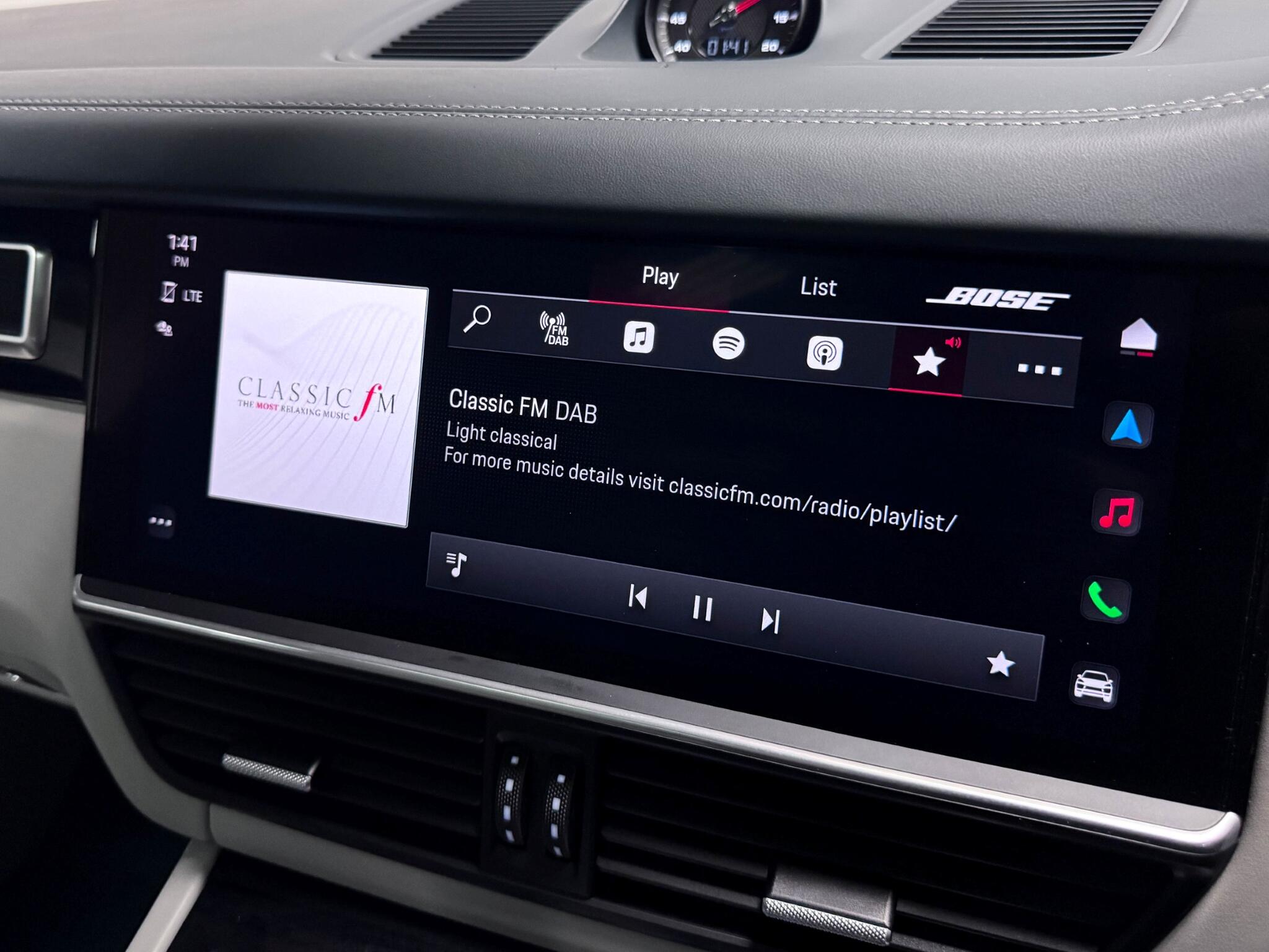 Porsche Cayenne view 44