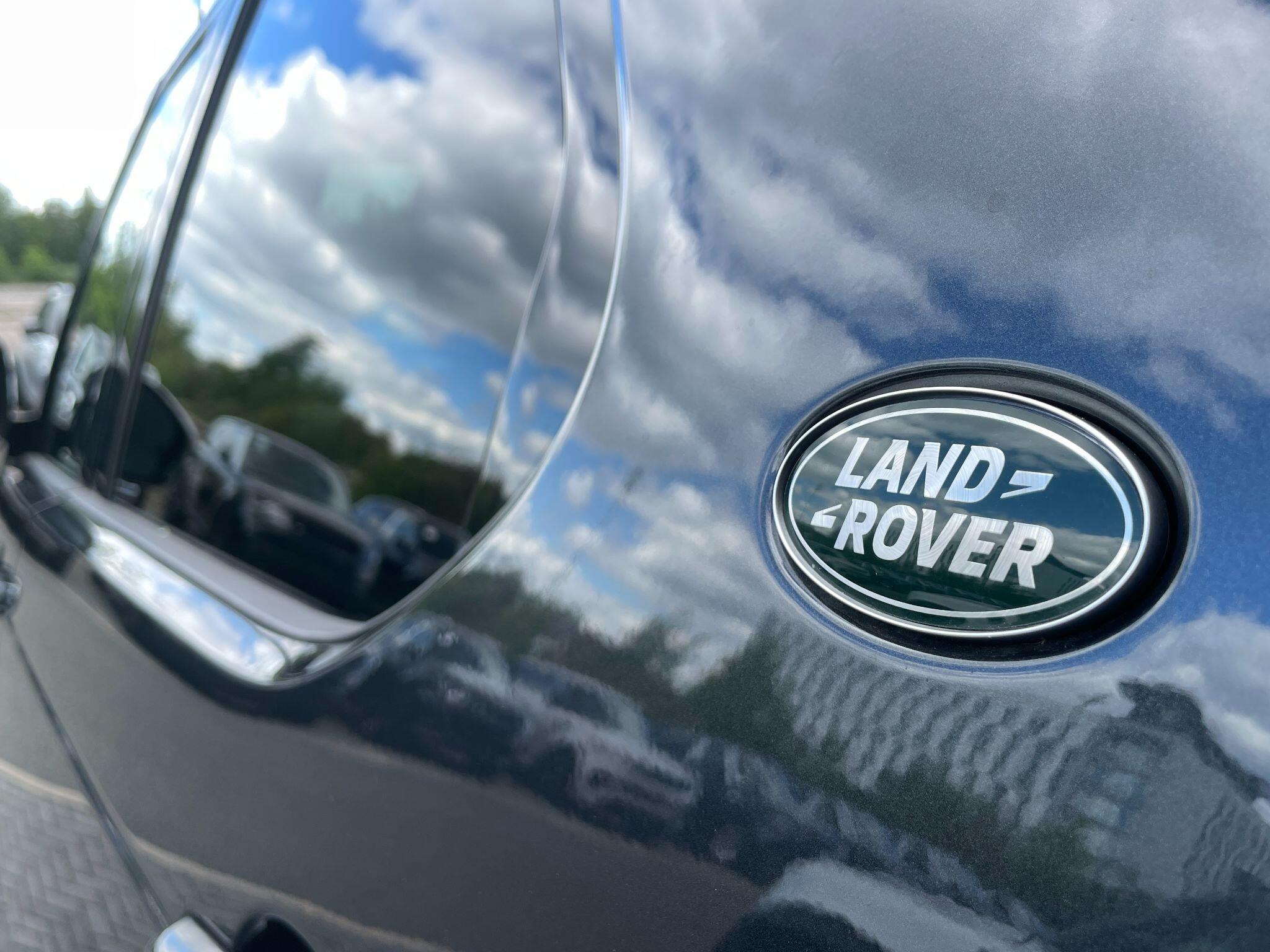 Land Rover Discovery view 42