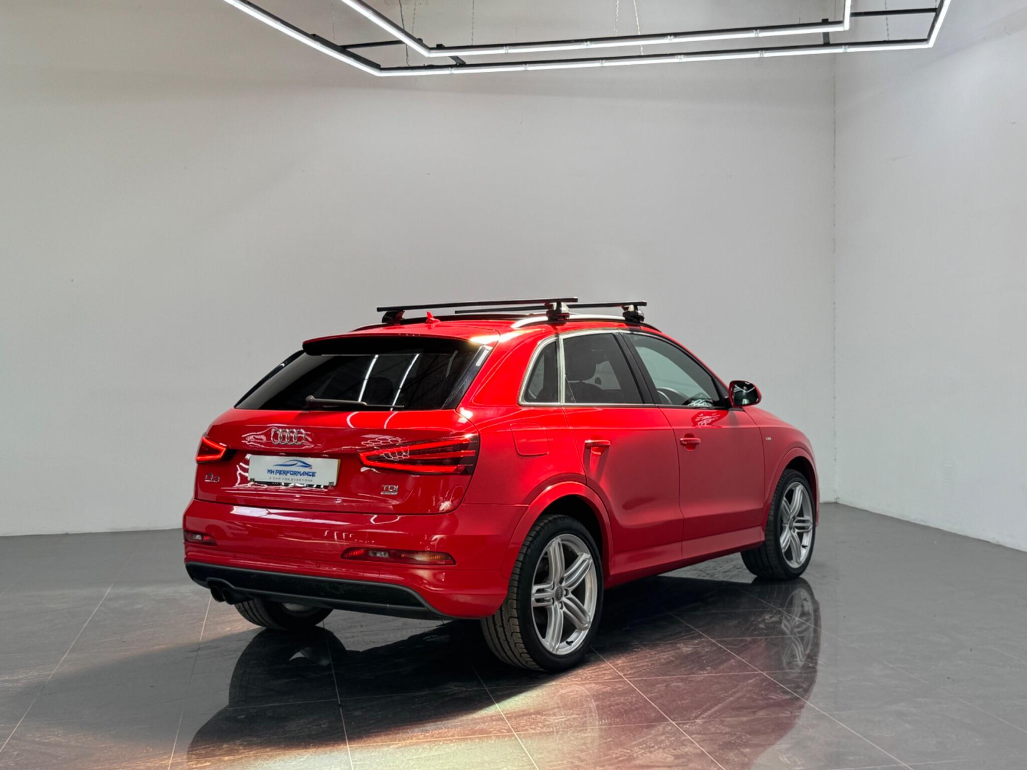 Audi Q3 view 17