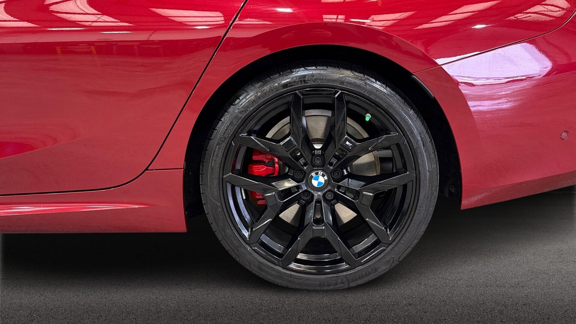 BMW 3 Series view 14
