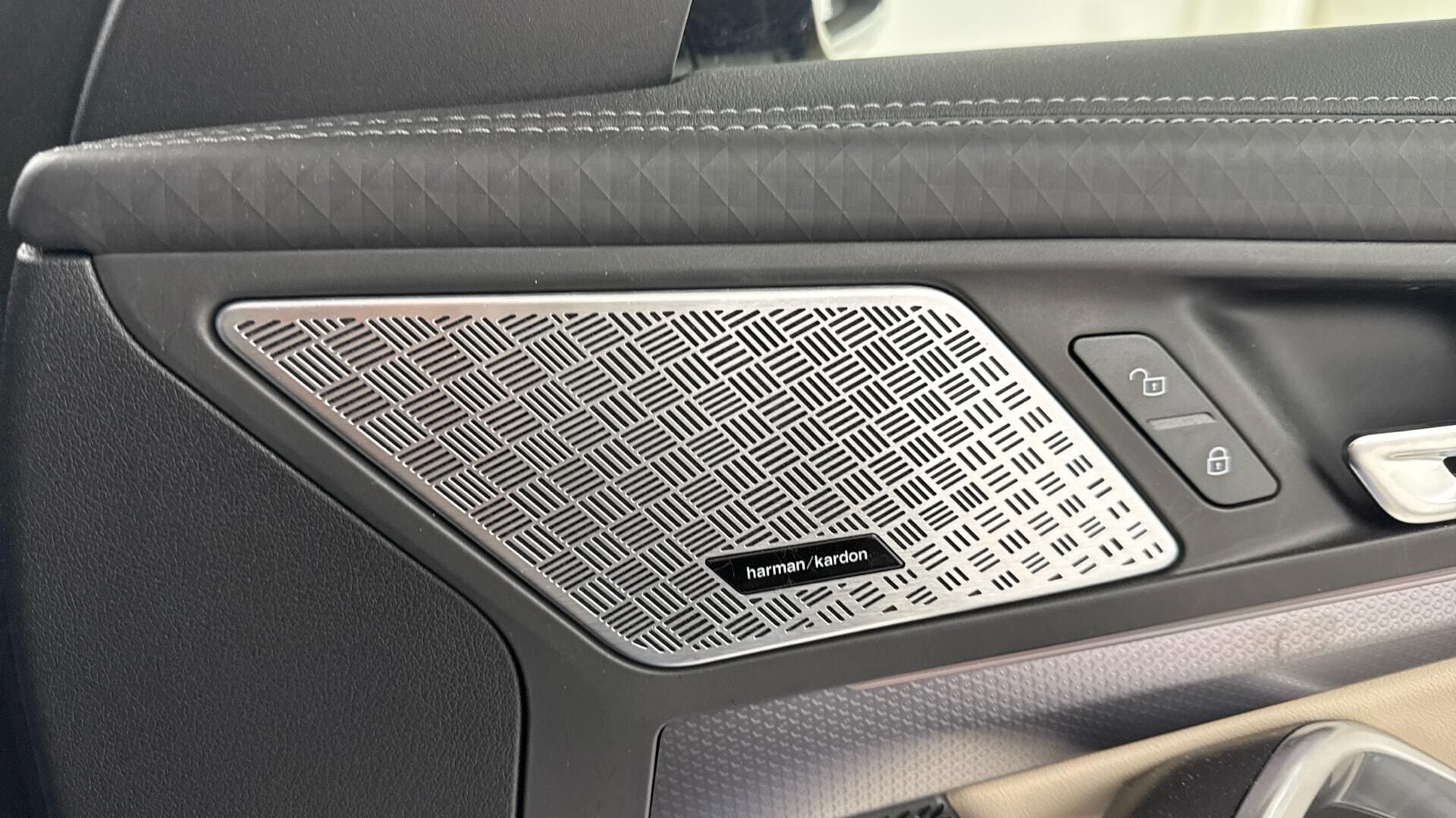BMW Ix2 view 21