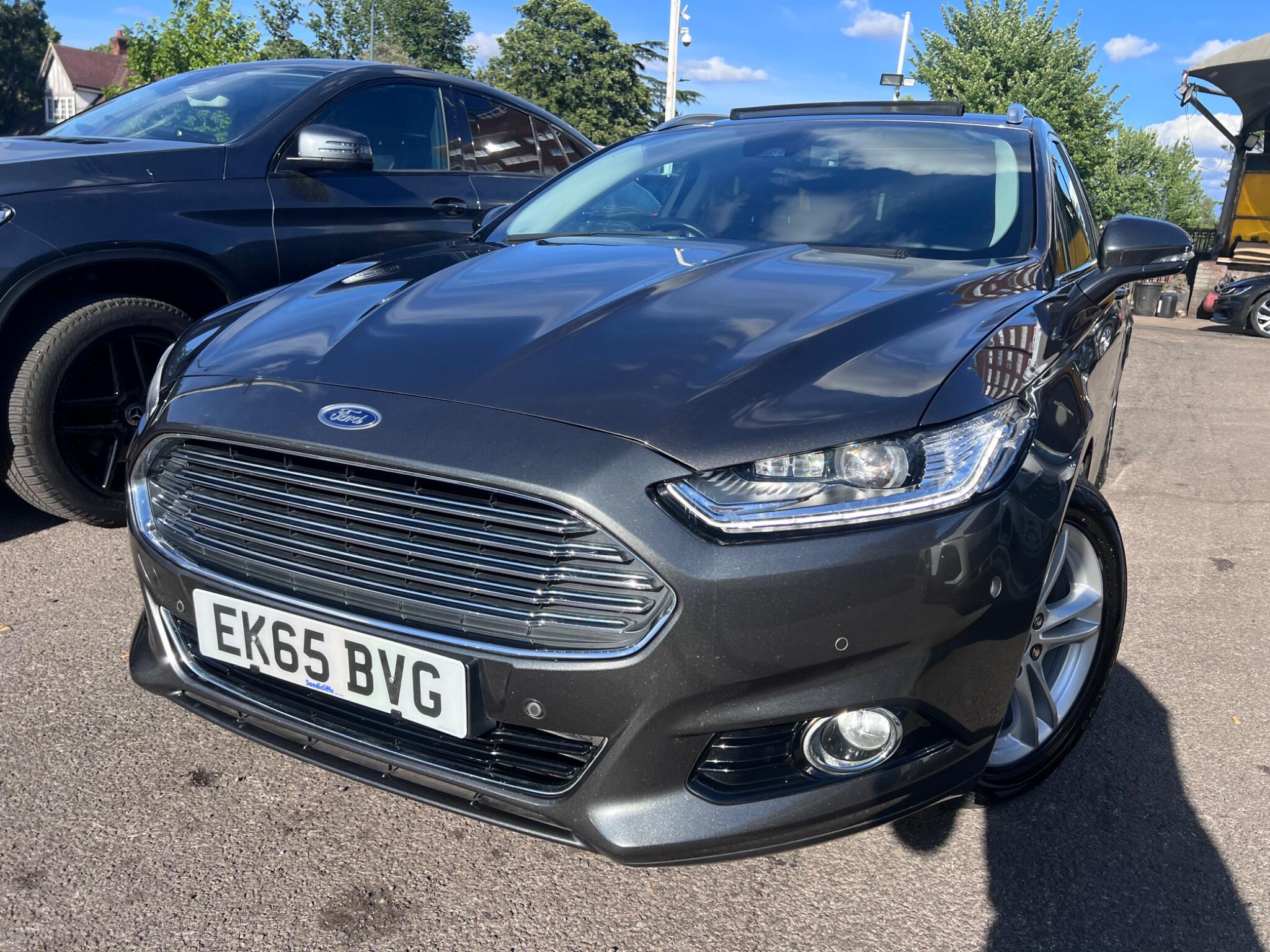 Ford Mondeo view 8