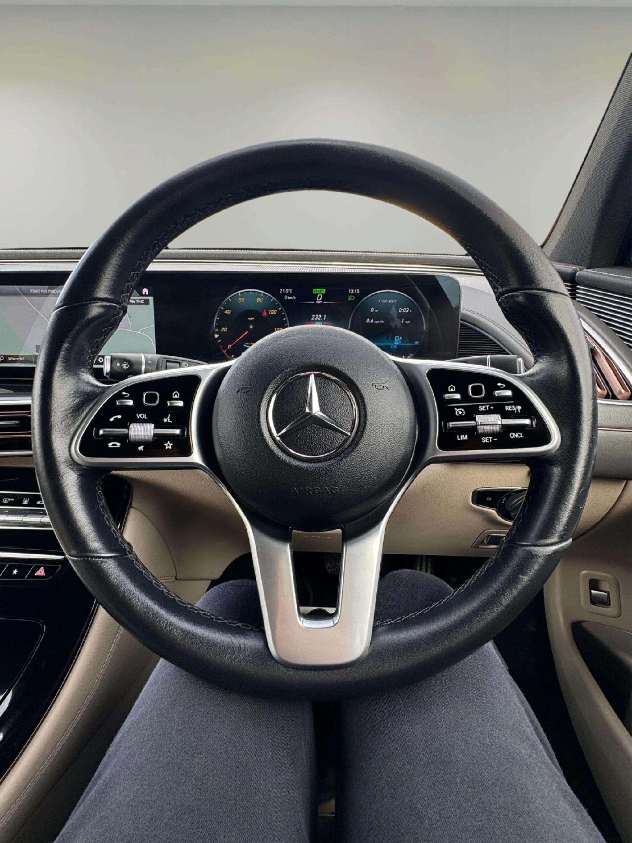 Mercedes-Benz EQC view 46