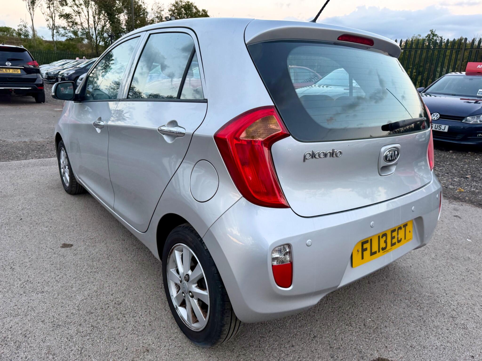 Kia Picanto view 12