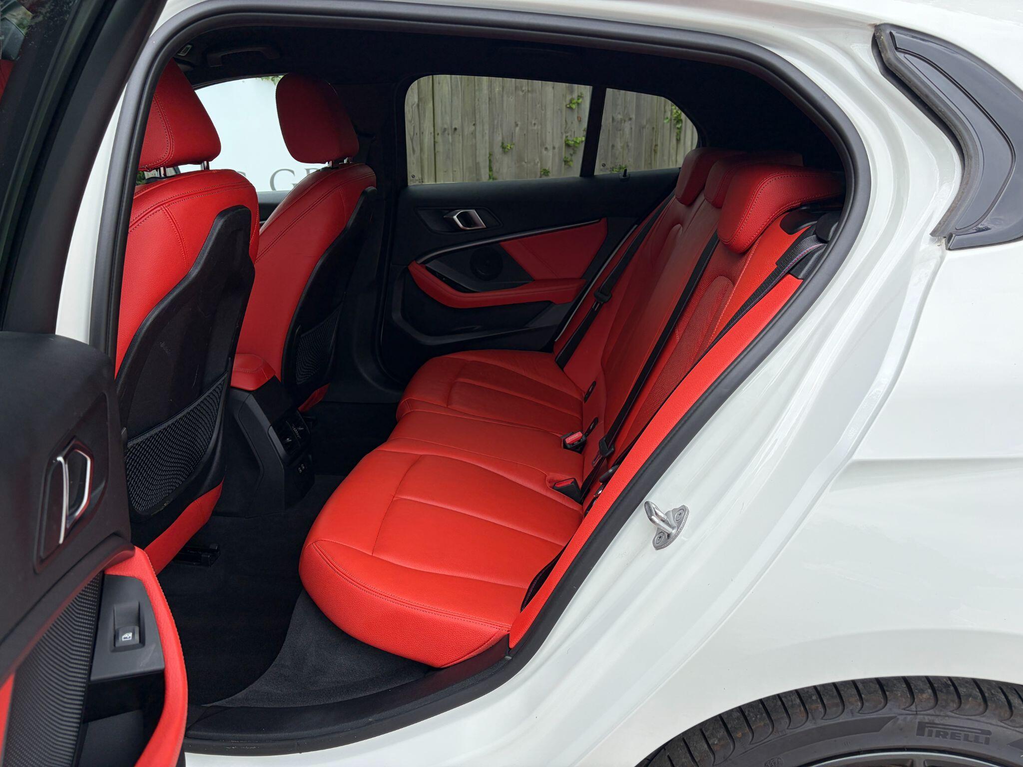 BMW 1 Series view 14