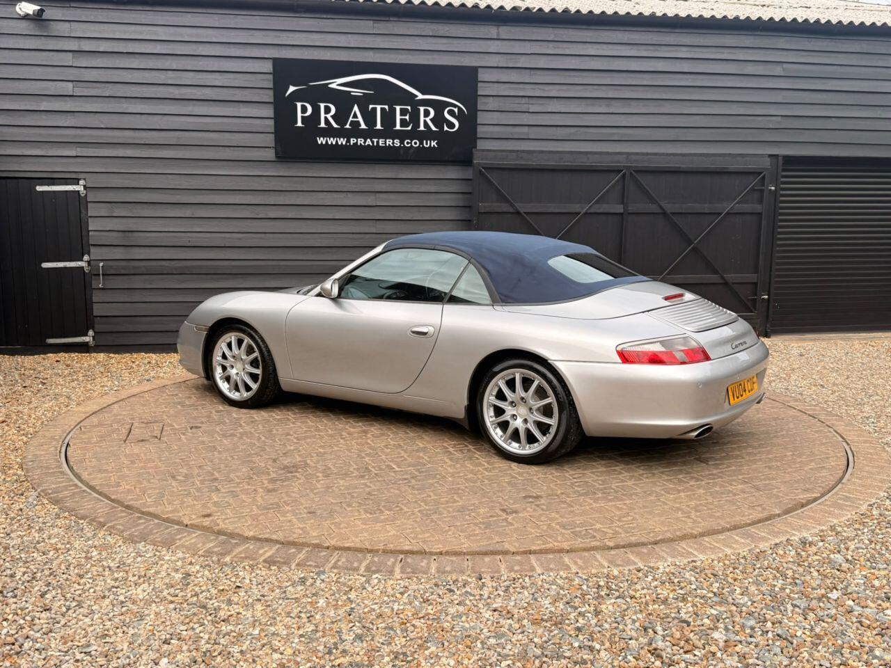 Porsche 911 view 8