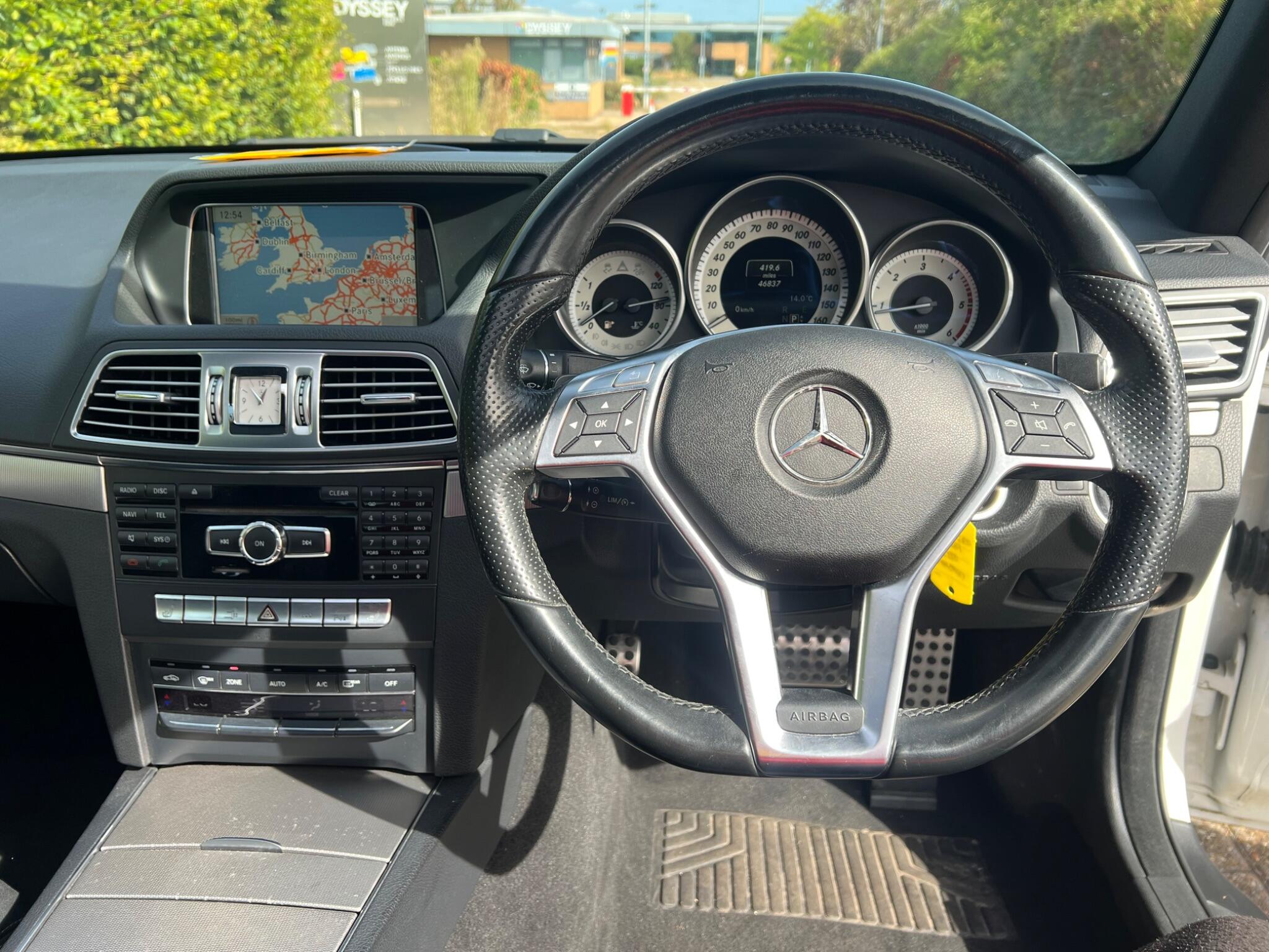 Mercedes-Benz E-Class view 38