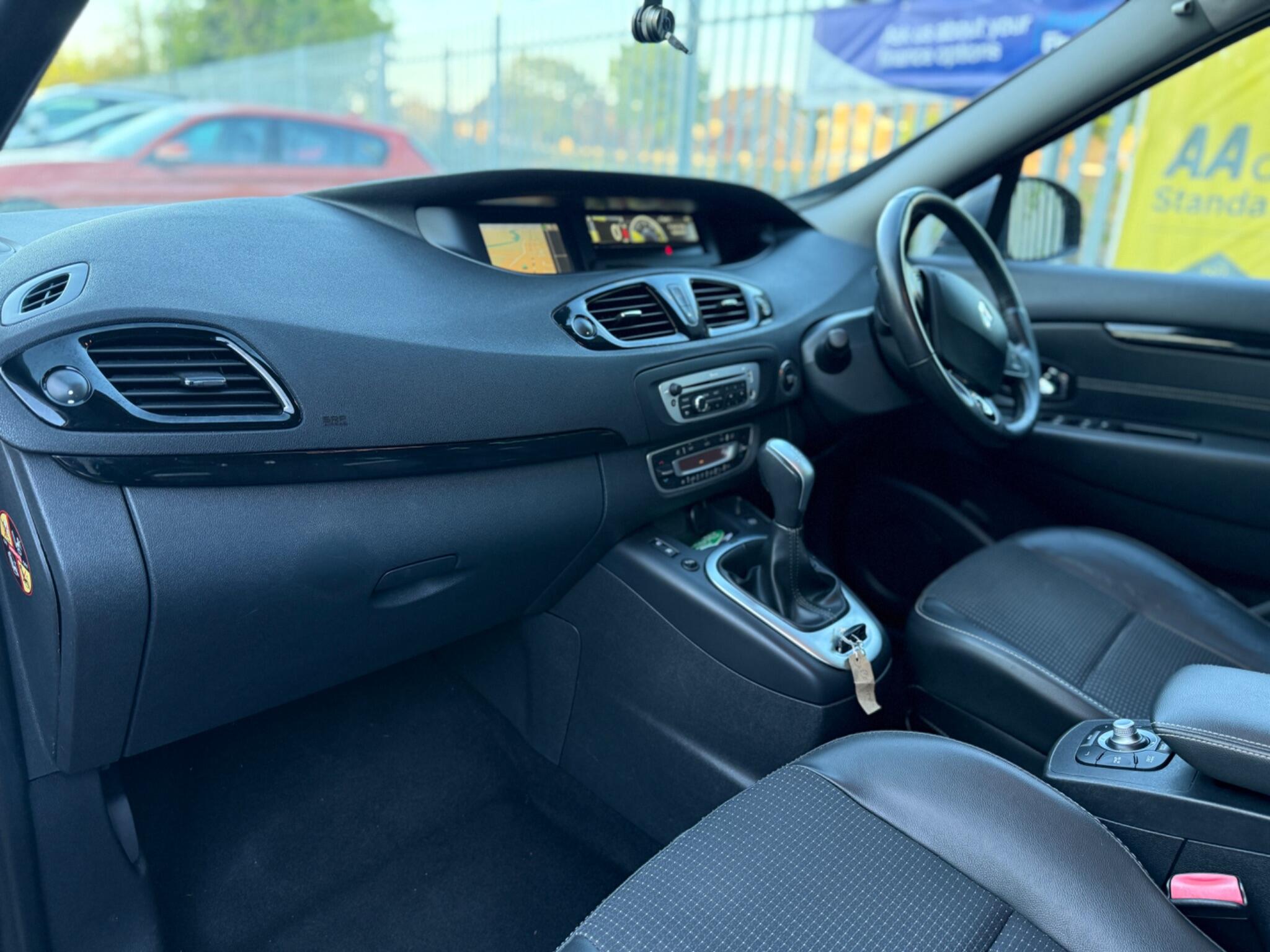 2015 Renault Scenic image 43
