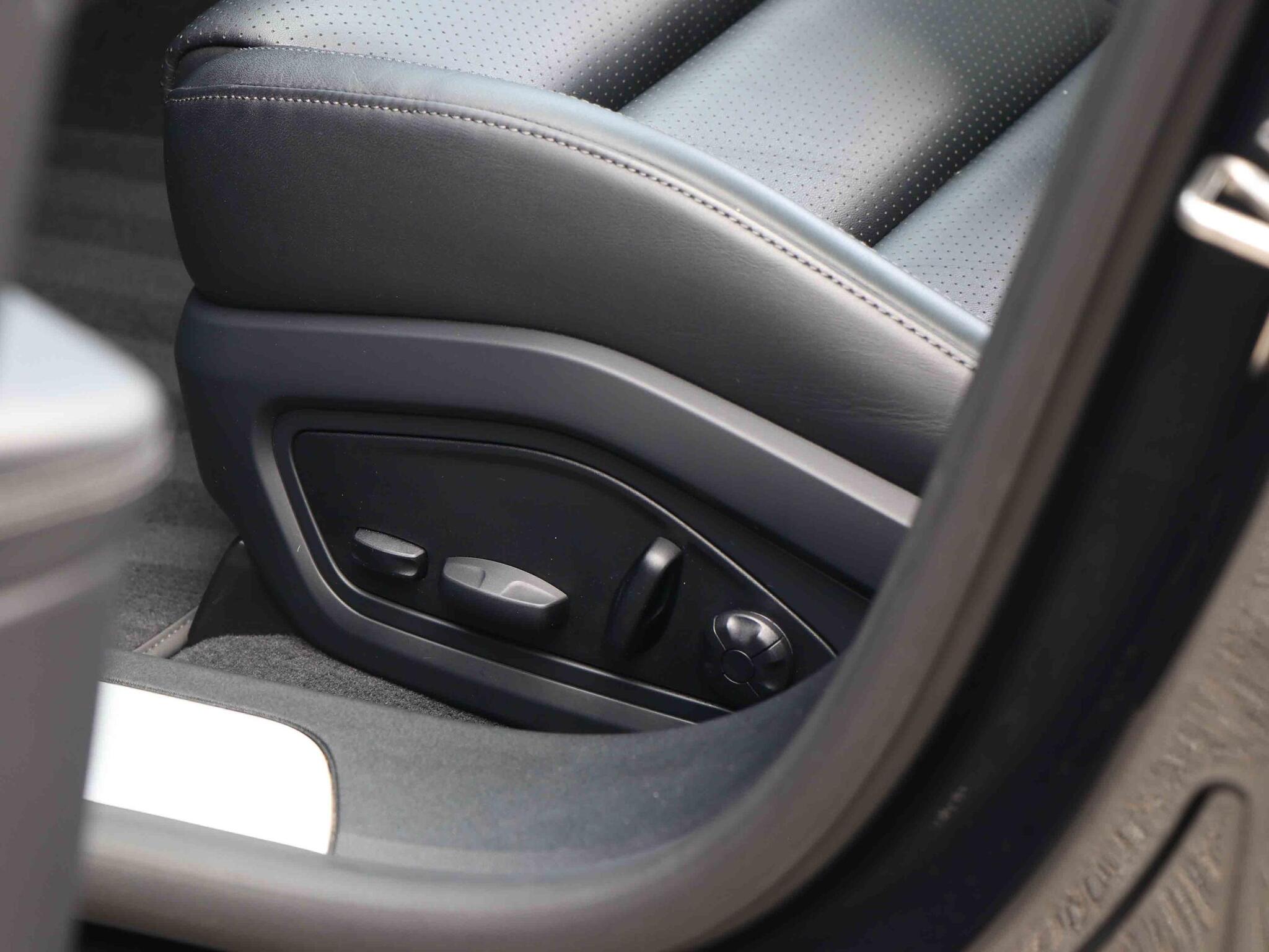 Porsche Taycan view 27