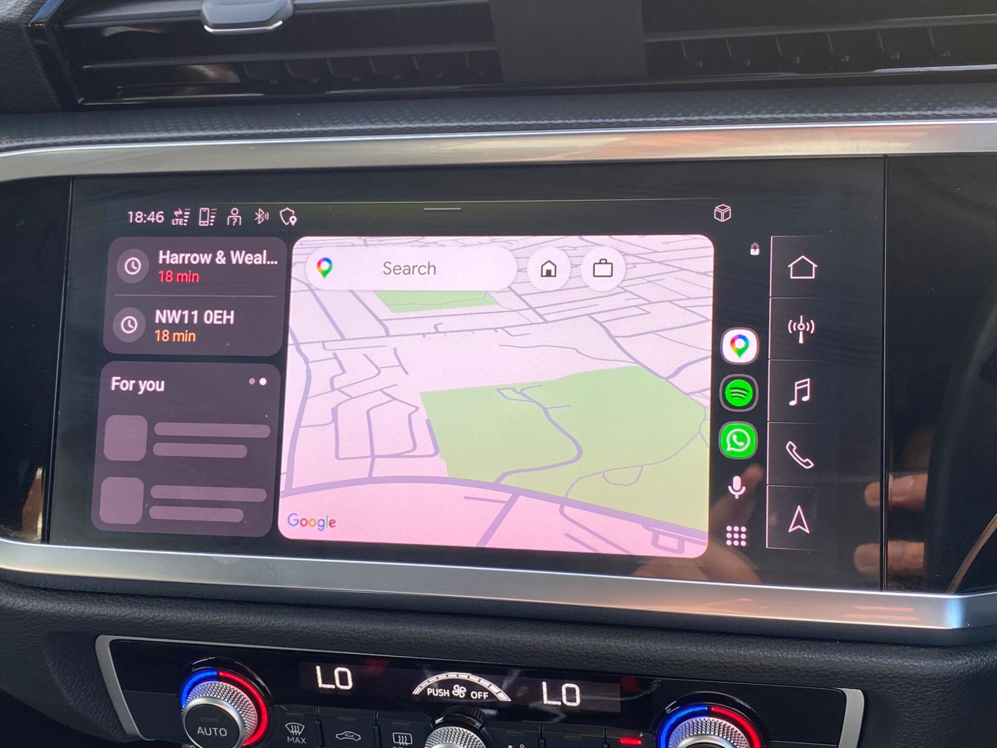 Audi Q3 view 21