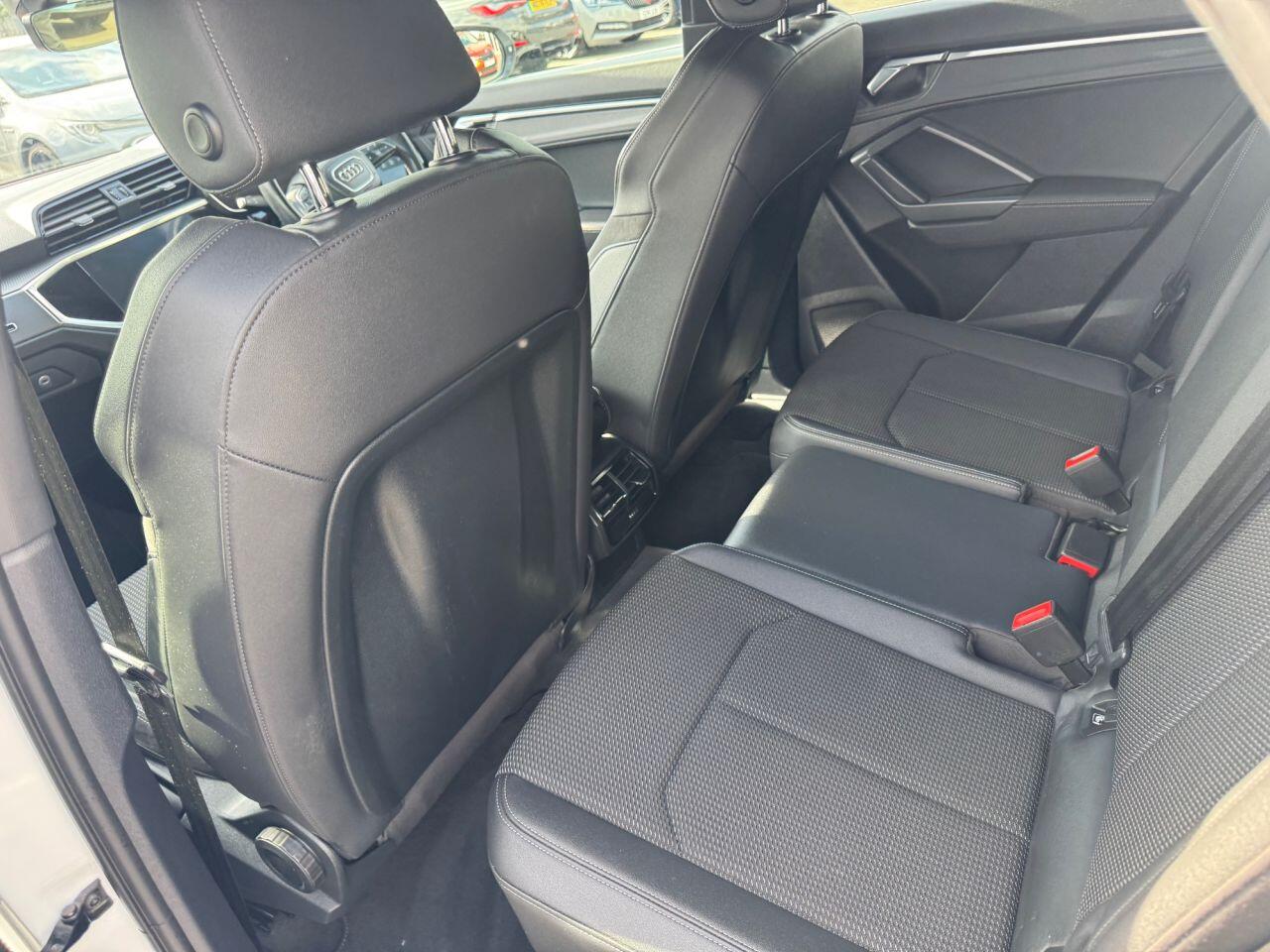 Audi Q3 view 17