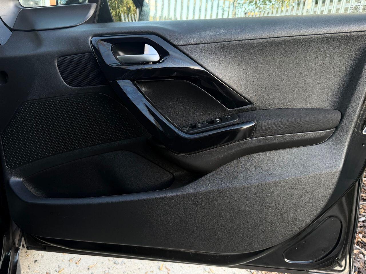 Peugeot 208 view 14