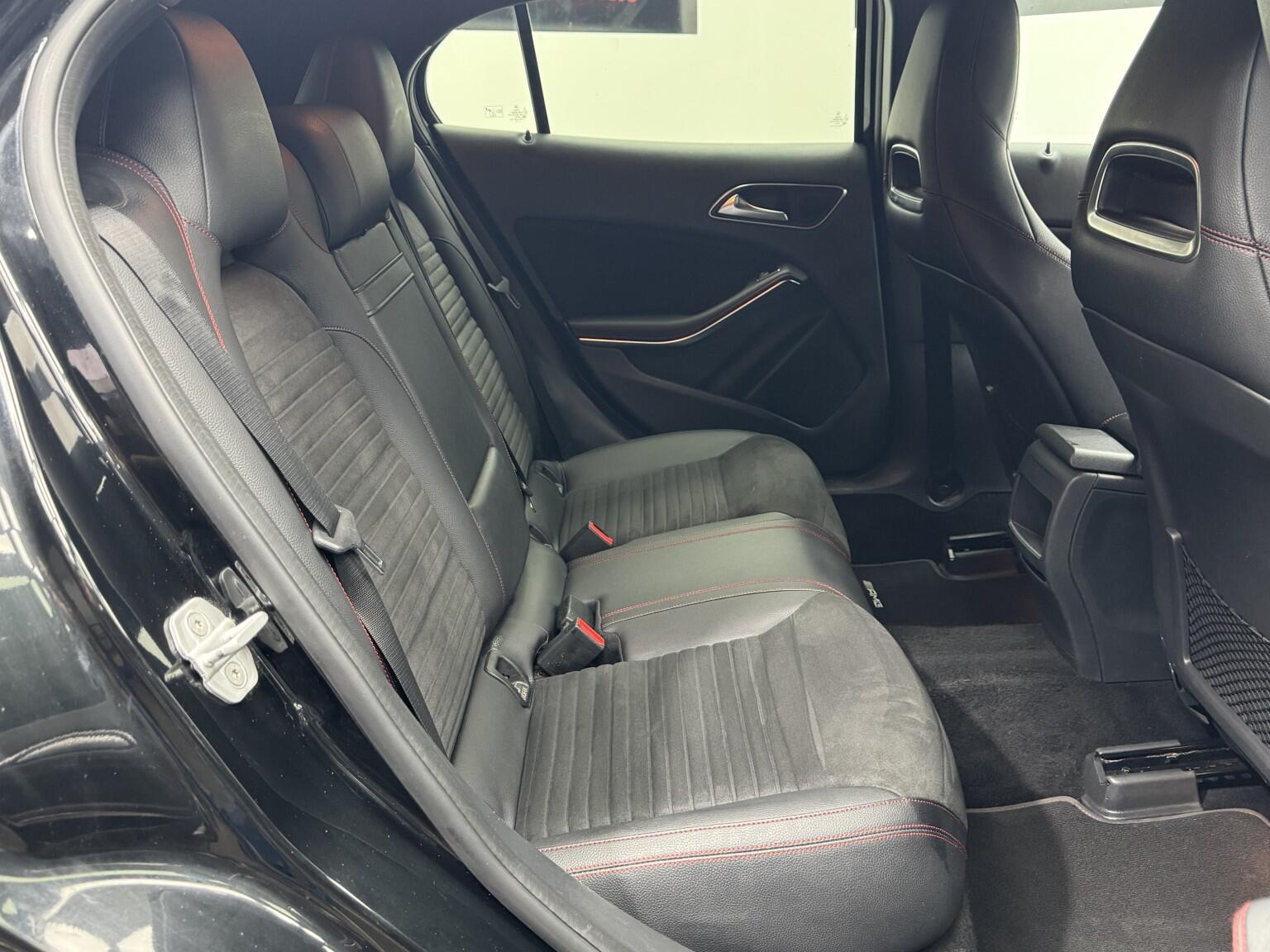 Mercedes-Benz GLA view 33