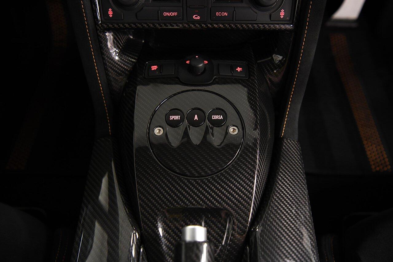 Lamborghini Gallardo view 16