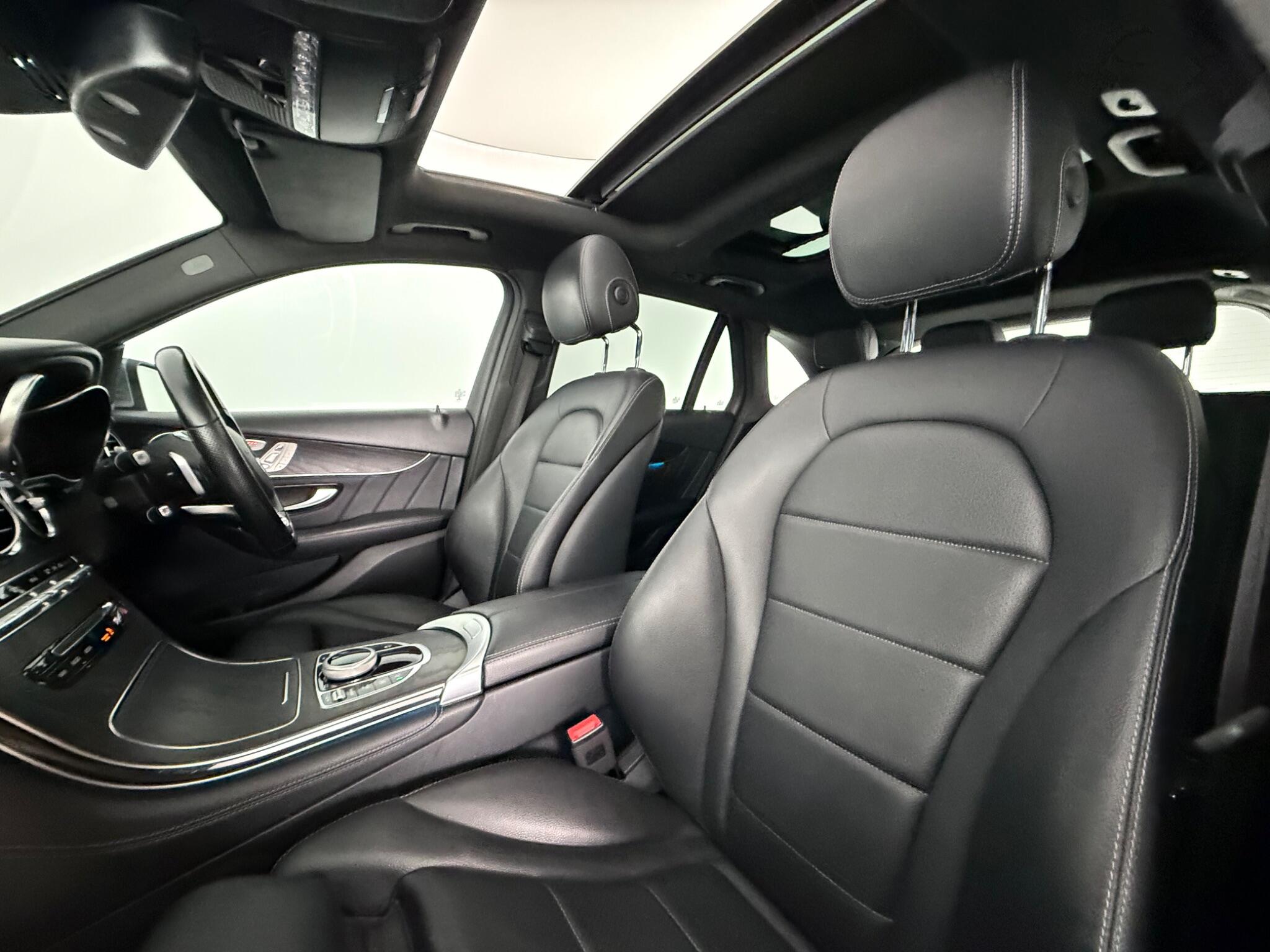 Mercedes-Benz GLC view 32