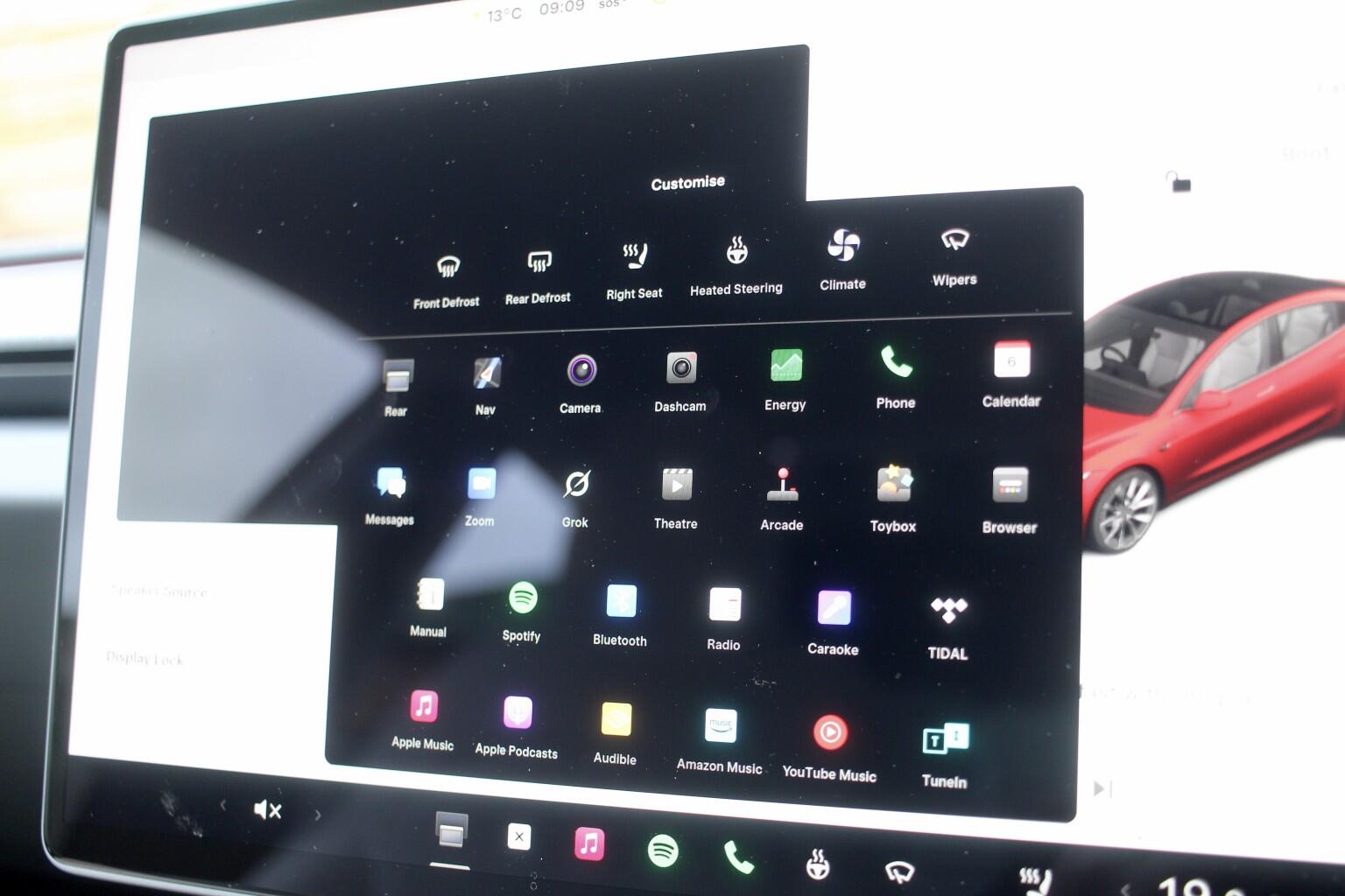 Tesla Model 3 view 34