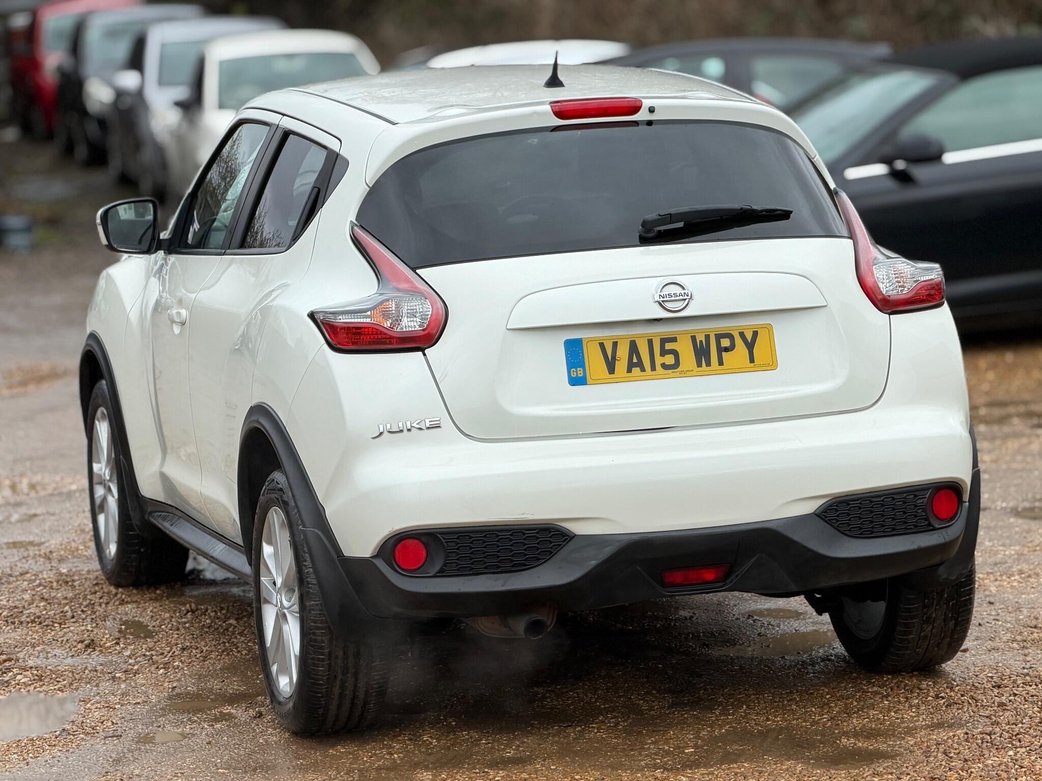 2015 Nissan Juke 1.2 DIG-T Acenta Premium Euro 6 (s/s) 5dr image 9