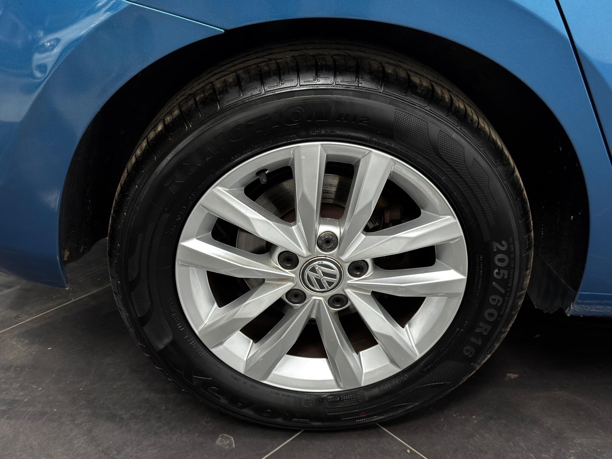 Volkswagen Touran view 72