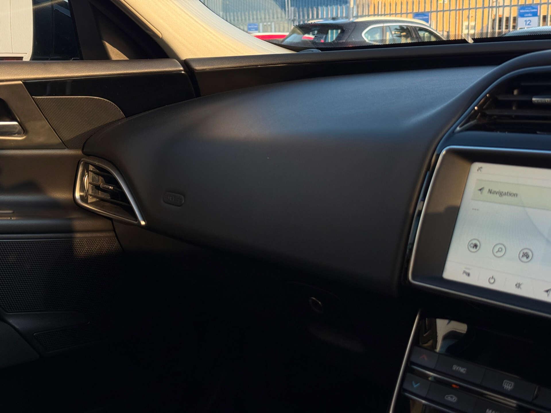 Jaguar Xe view 62