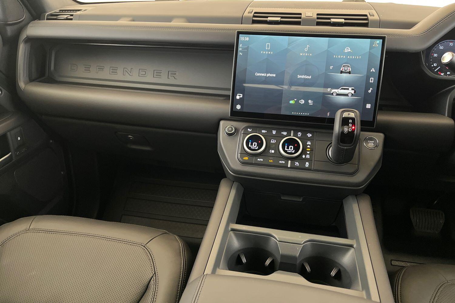 Land Rover Defender view 12