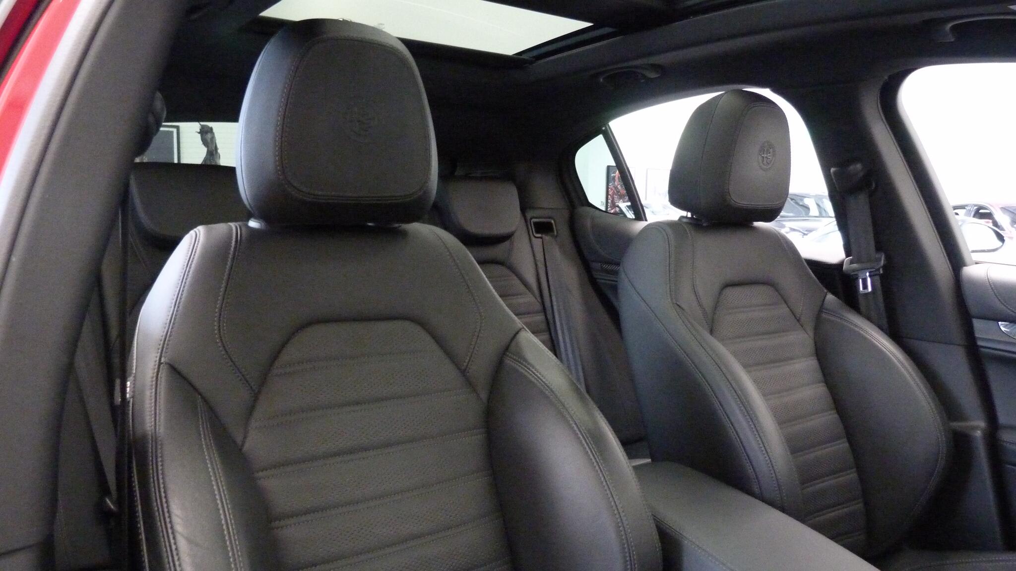 Alfa Romeo Stelvio view 19