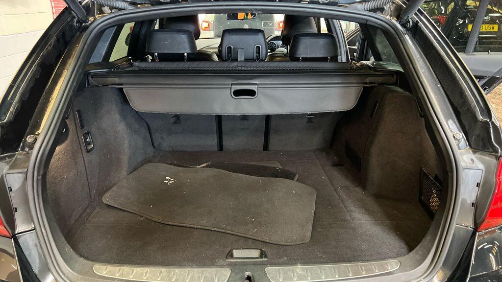 BMW 3 Series view 12