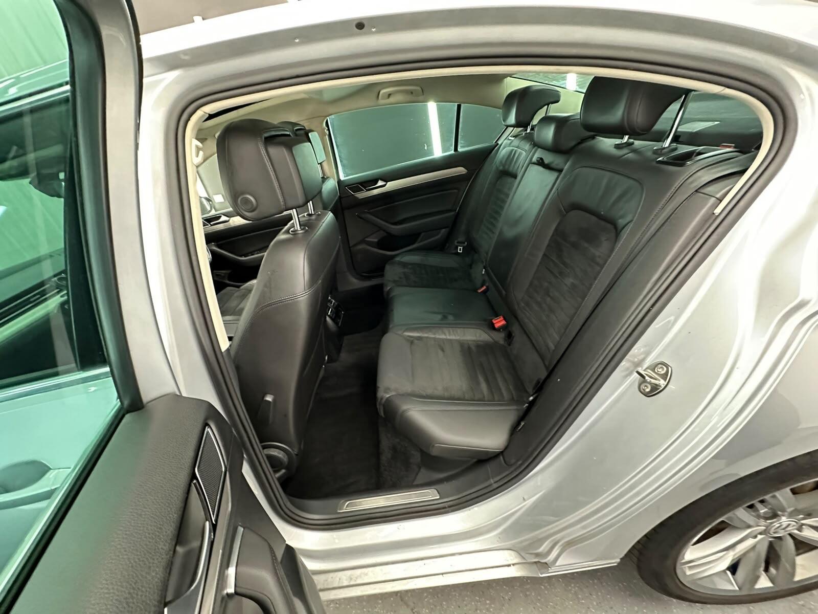 Volkswagen Passat view 30