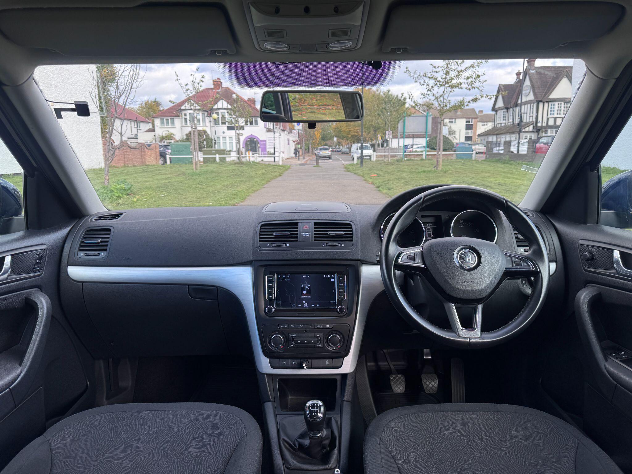 2014 Skoda Yeti image 12