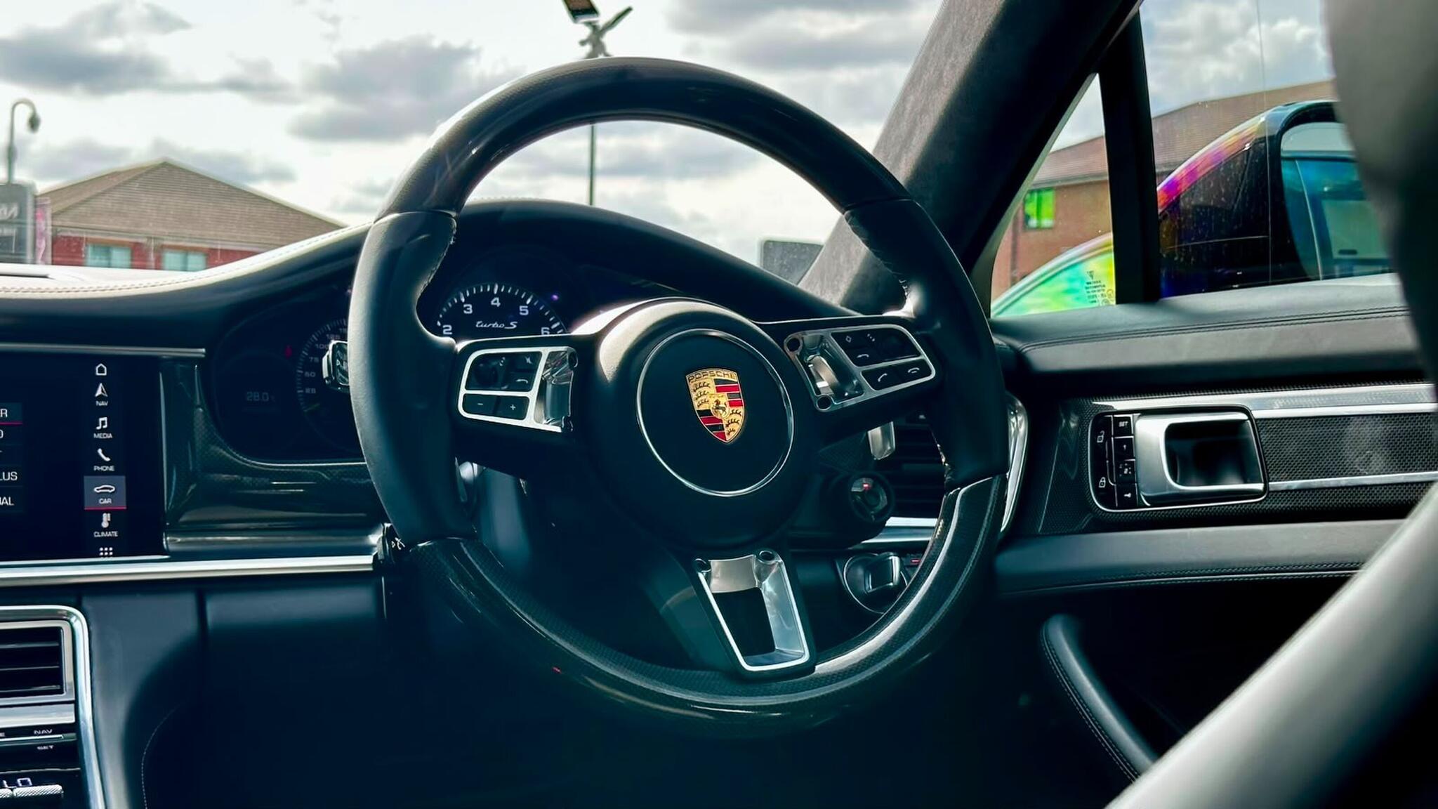 Porsche Panamera view 29