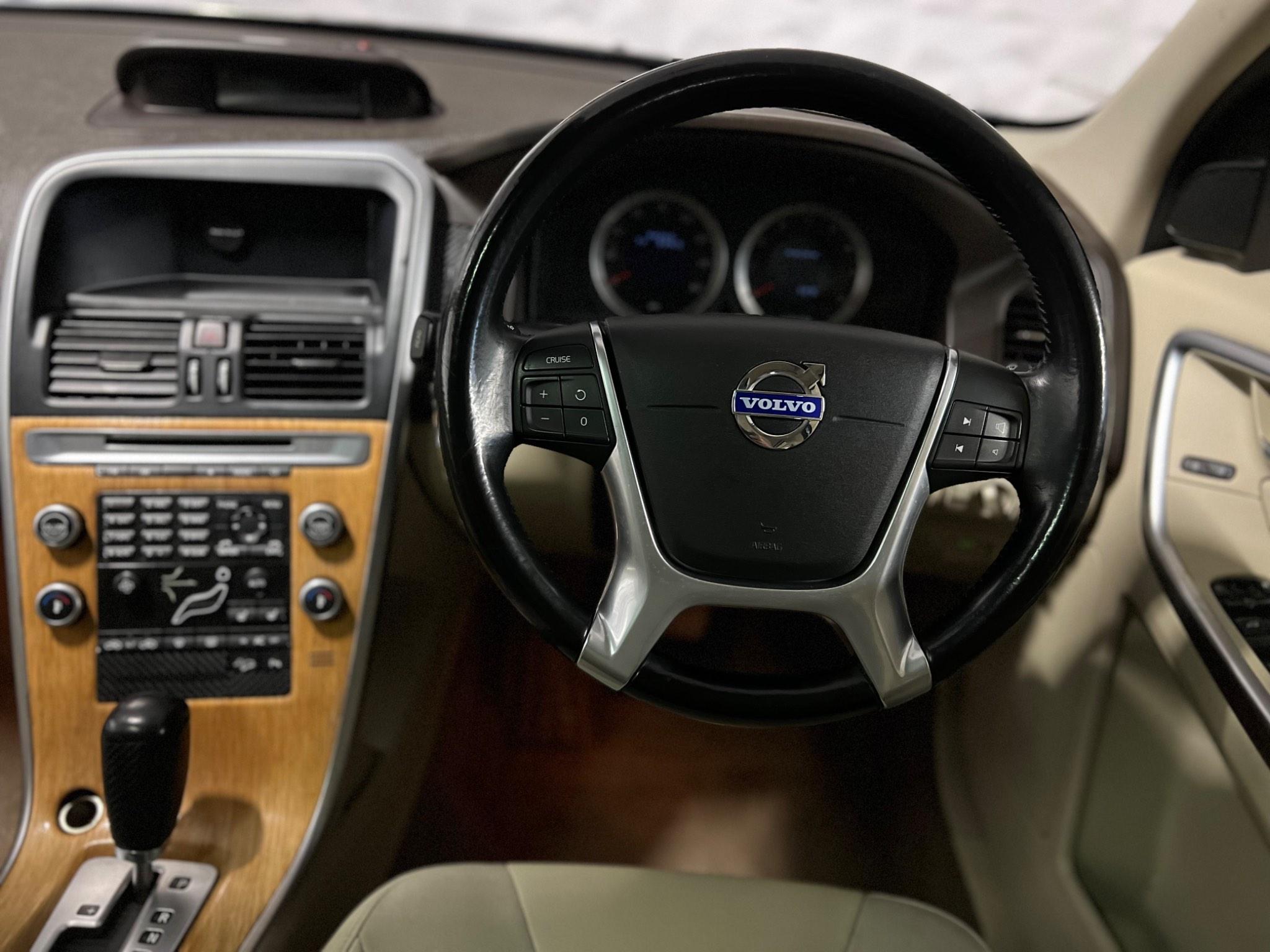 Volvo XC60 view 24