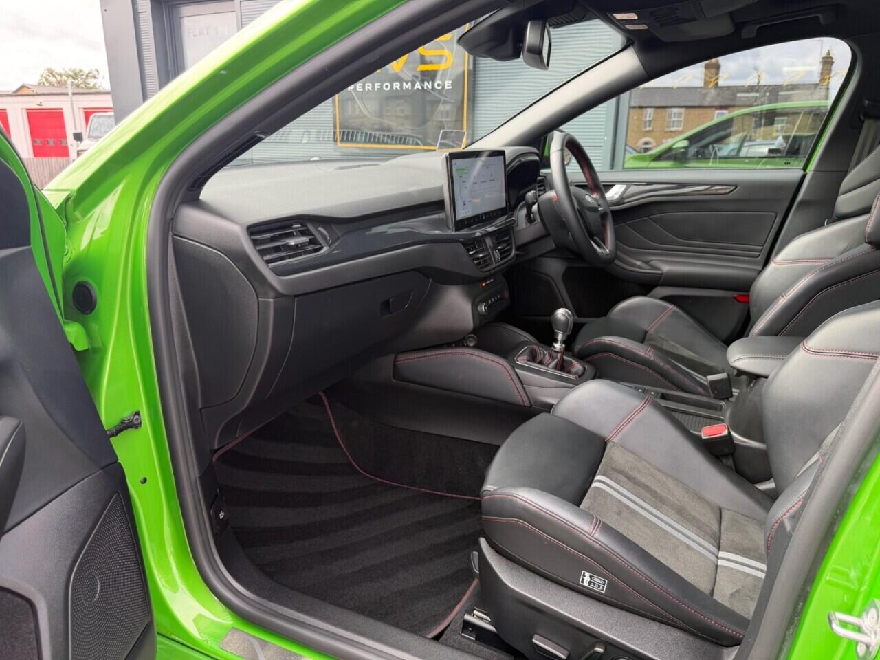 Ford Focus view 23