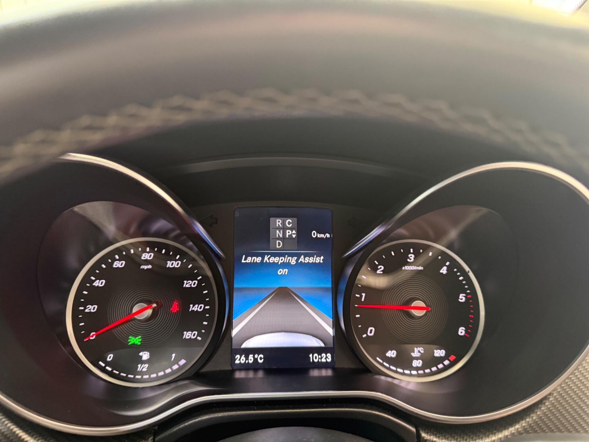 Mercedes-Benz V-Class view 19