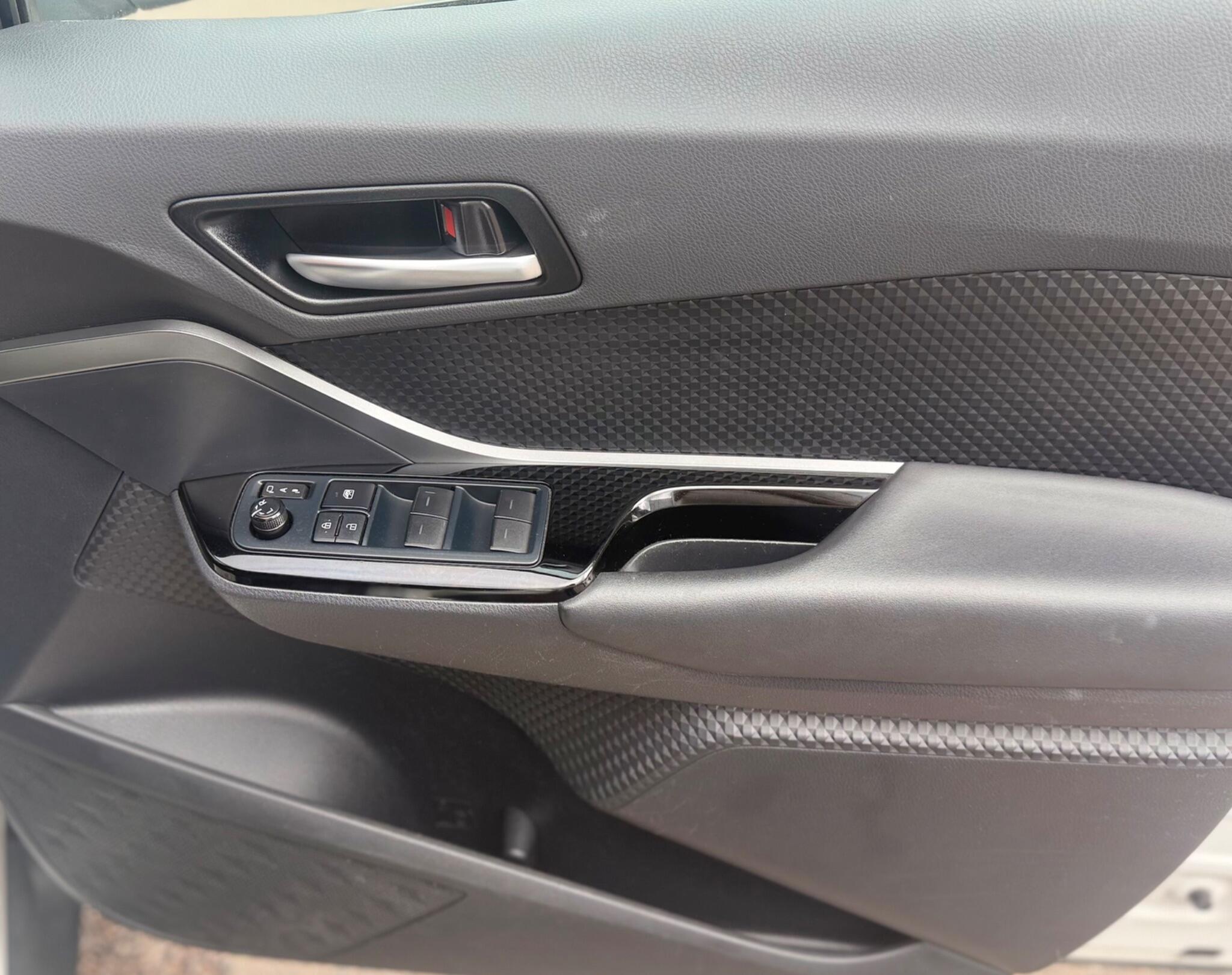 Toyota C-HR view 22