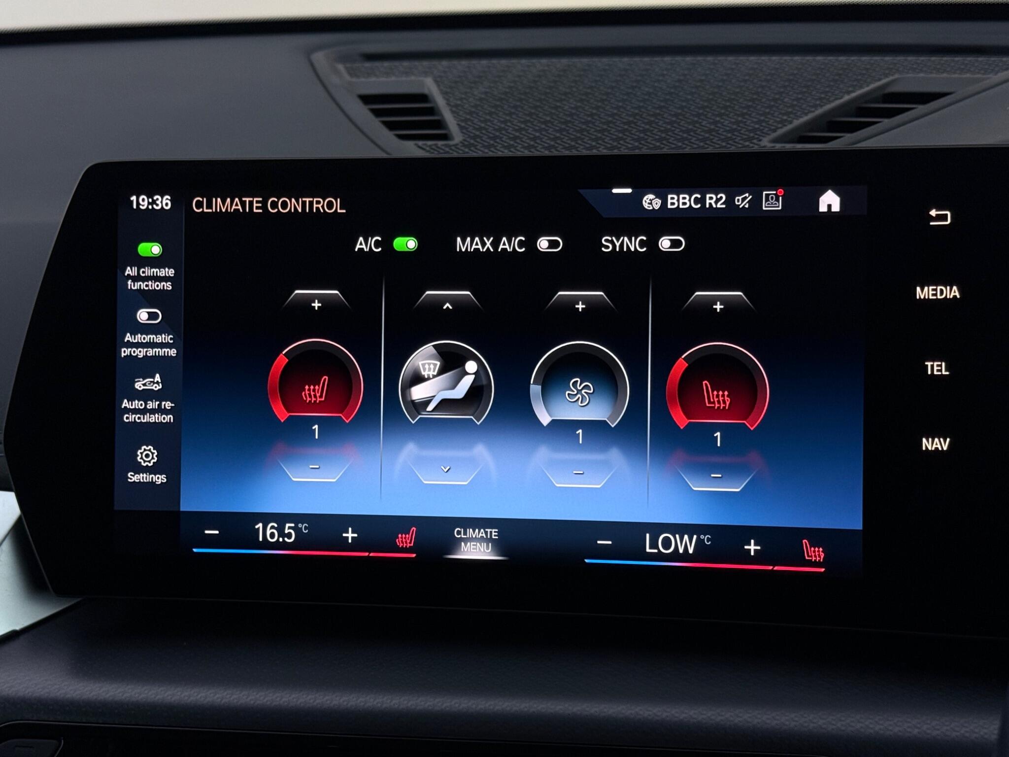 BMW Ix1 view 26