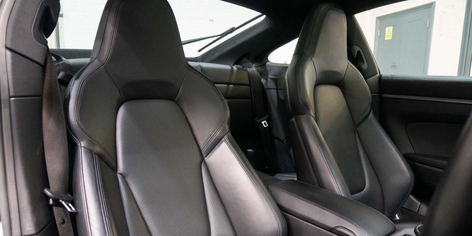 Porsche 911 view 15