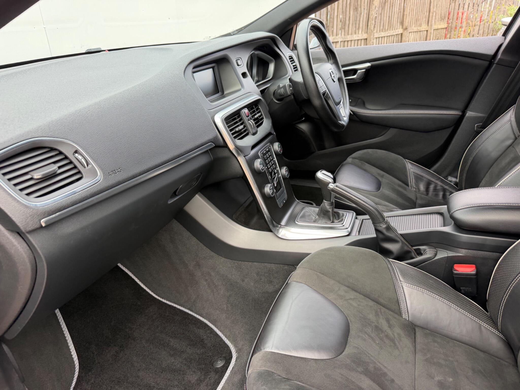 Volvo V40 view 24