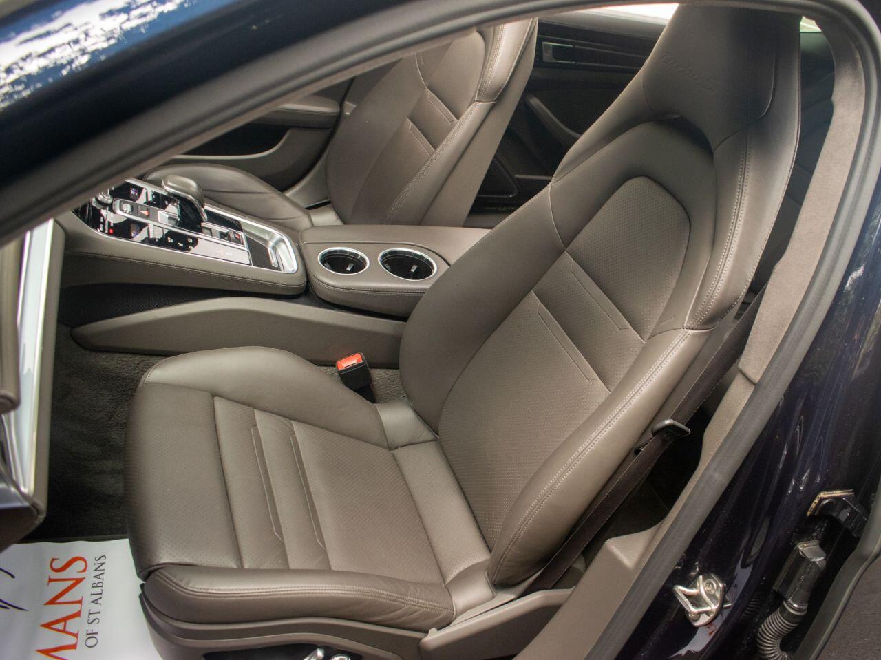 Porsche Panamera view 40