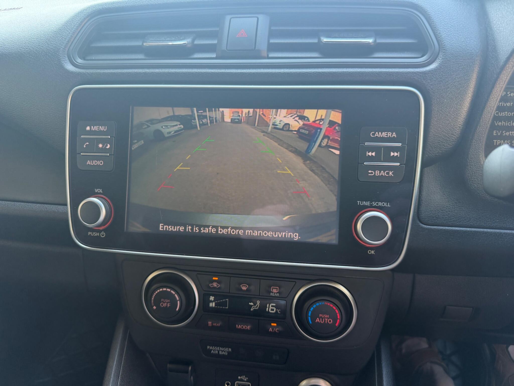 Nissan Leaf view 14