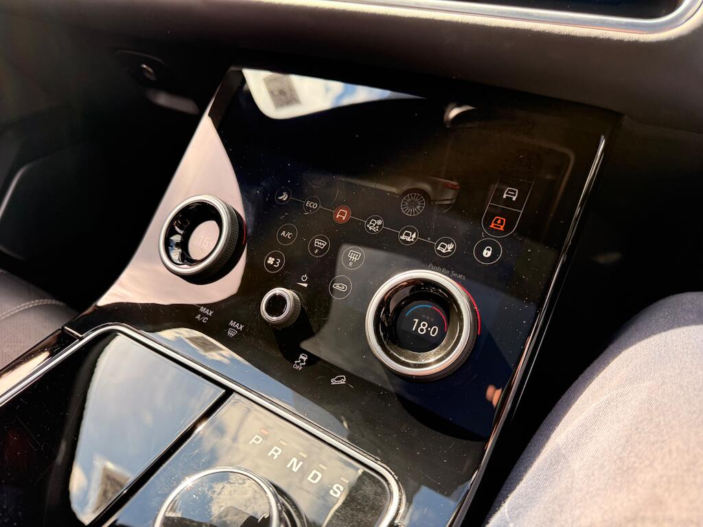 Land Rover Range Rover Velar view 52