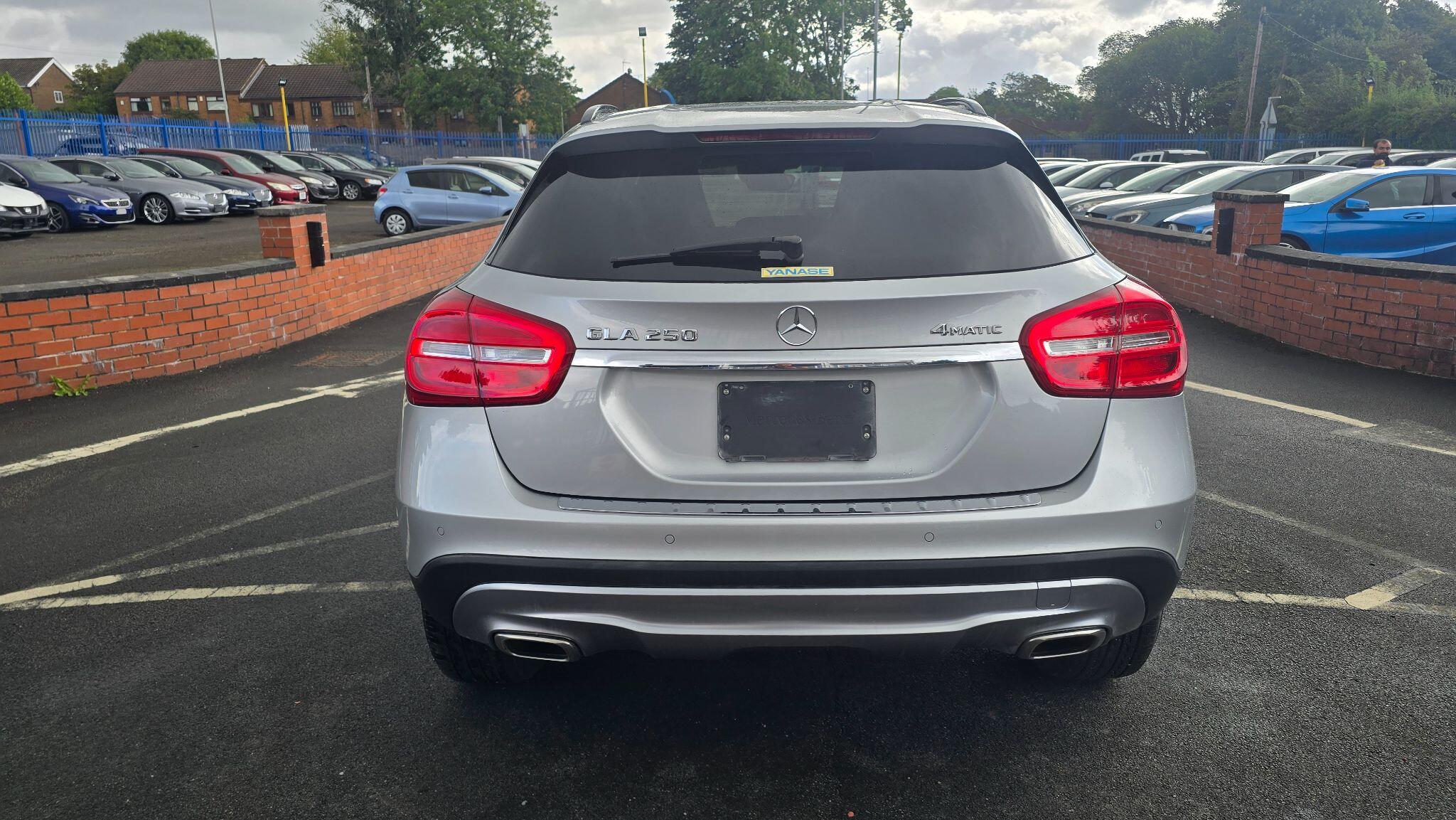 Mercedes-Benz GLA view 31