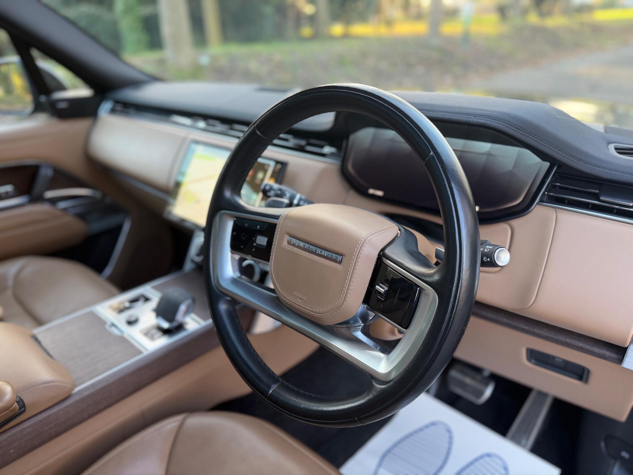 Land Rover Range Rover view 17